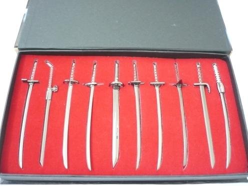 Bleach Manga 10 x Minischwert Ichigo Toshiro Rukia .. Sammlung in Schatulle