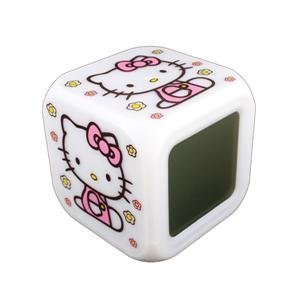 Hello Kitty - 7-farbige LED Multifunktions-Uhr - Farbwechsel Würfelwecker - Alarm Quarzuhr - Kinderuhr in Weiß - Wecker in Würfelform mit Hello Kitty Design, der seine Farbe wechseln und die Temperatur anzeigen kann - Breite x Tiefe x Höhe: 8 x 8 x 8 
