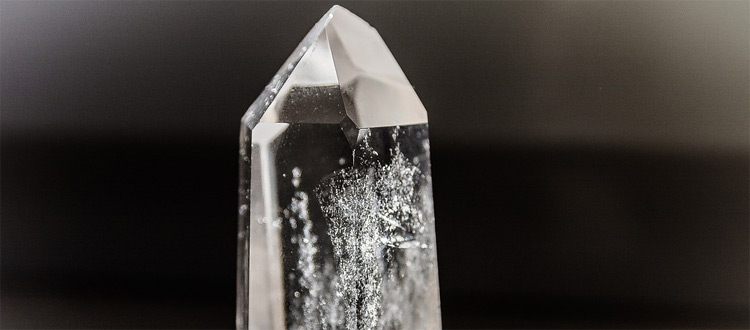 Bergkristall – einzigartiger Edelstein aus dem Vulkan
